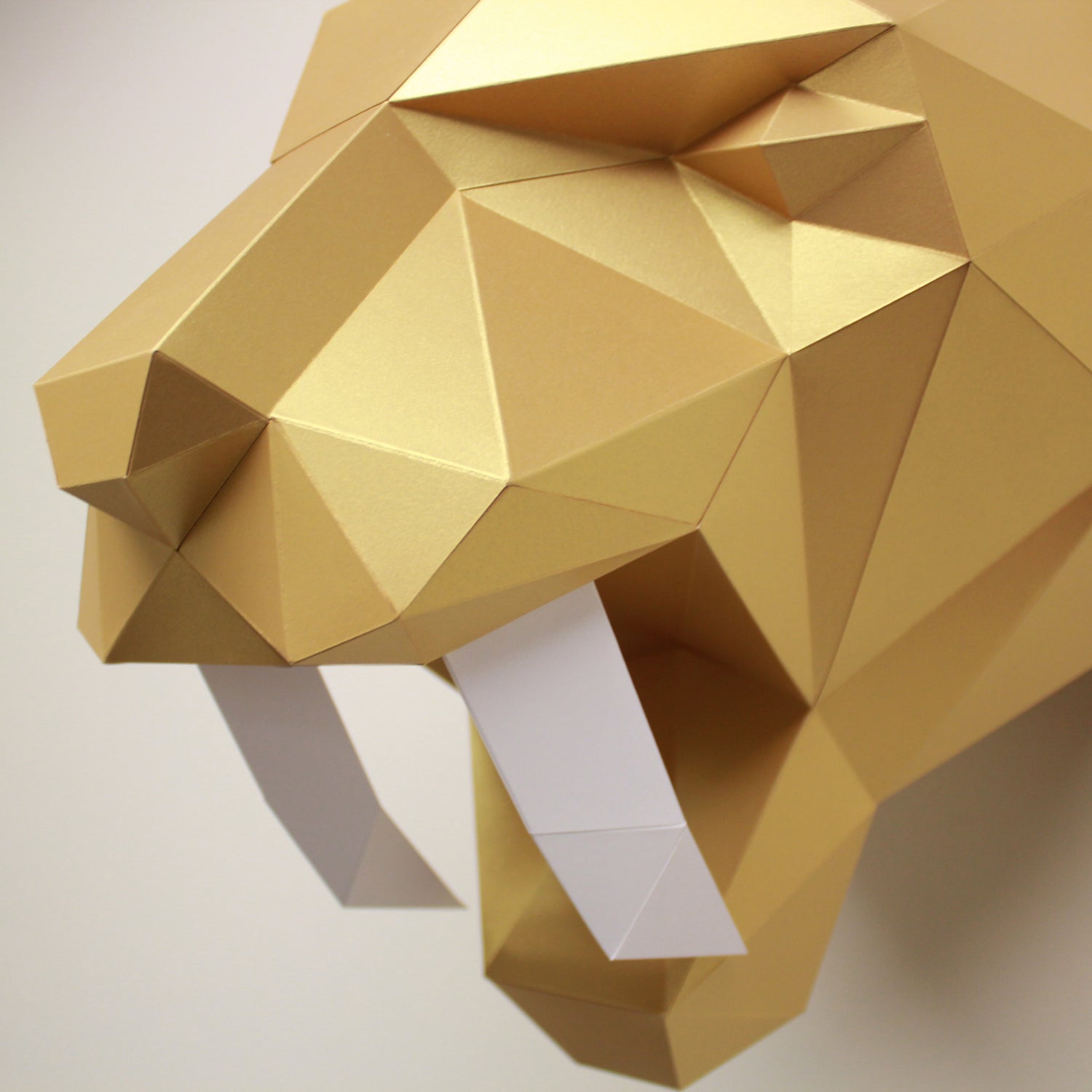Papercraft Saber-Tooth Tiger